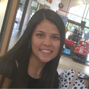 Meet your Posher, Carolyna